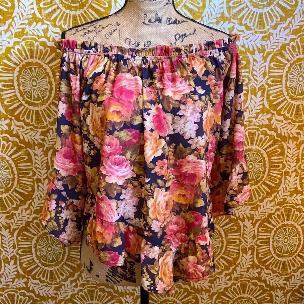 NSR beautiful floral off shoulder blouse size XS